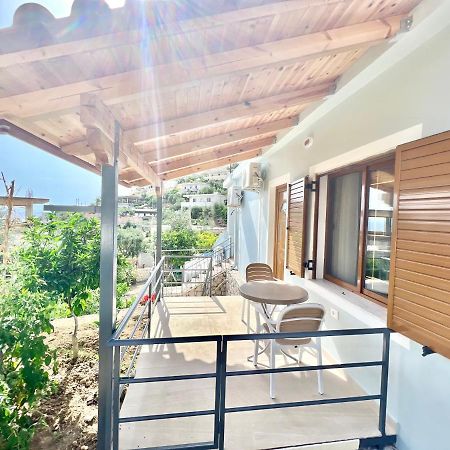 Coral Guesthouse Sarandë Exteriör bild