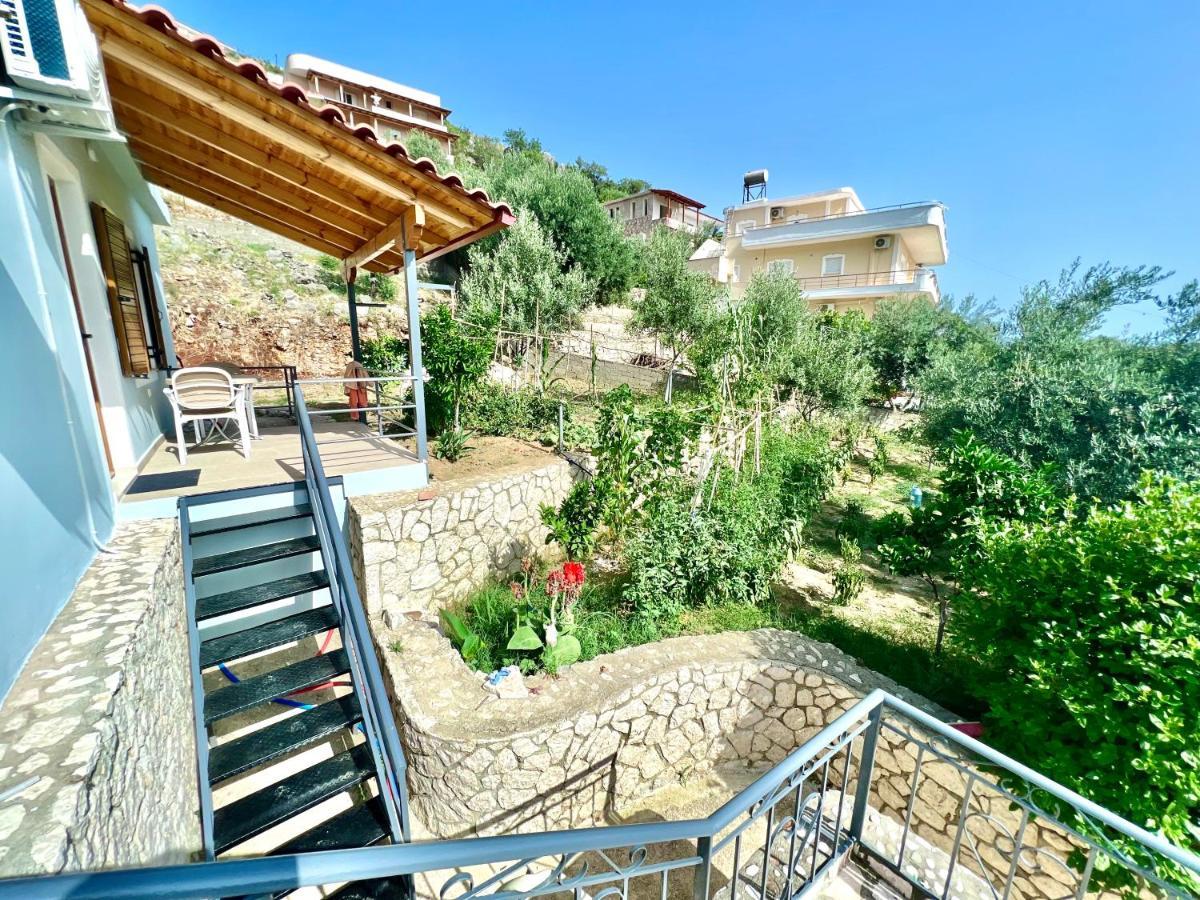 Coral Guesthouse Sarandë Exteriör bild