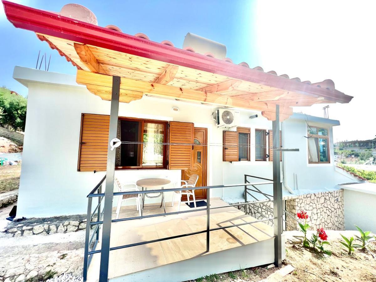 Coral Guesthouse Sarandë Exteriör bild