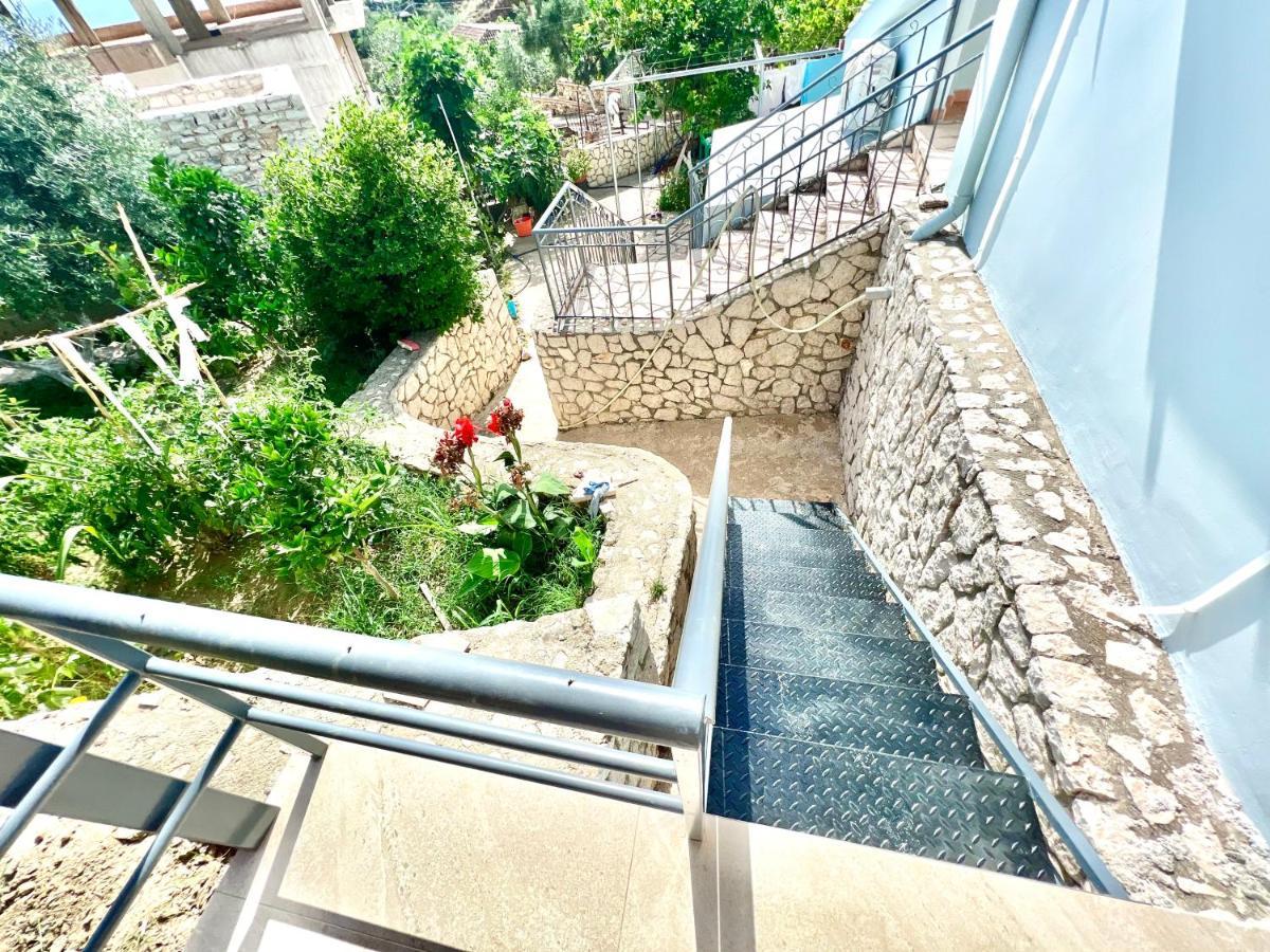 Coral Guesthouse Sarandë Exteriör bild