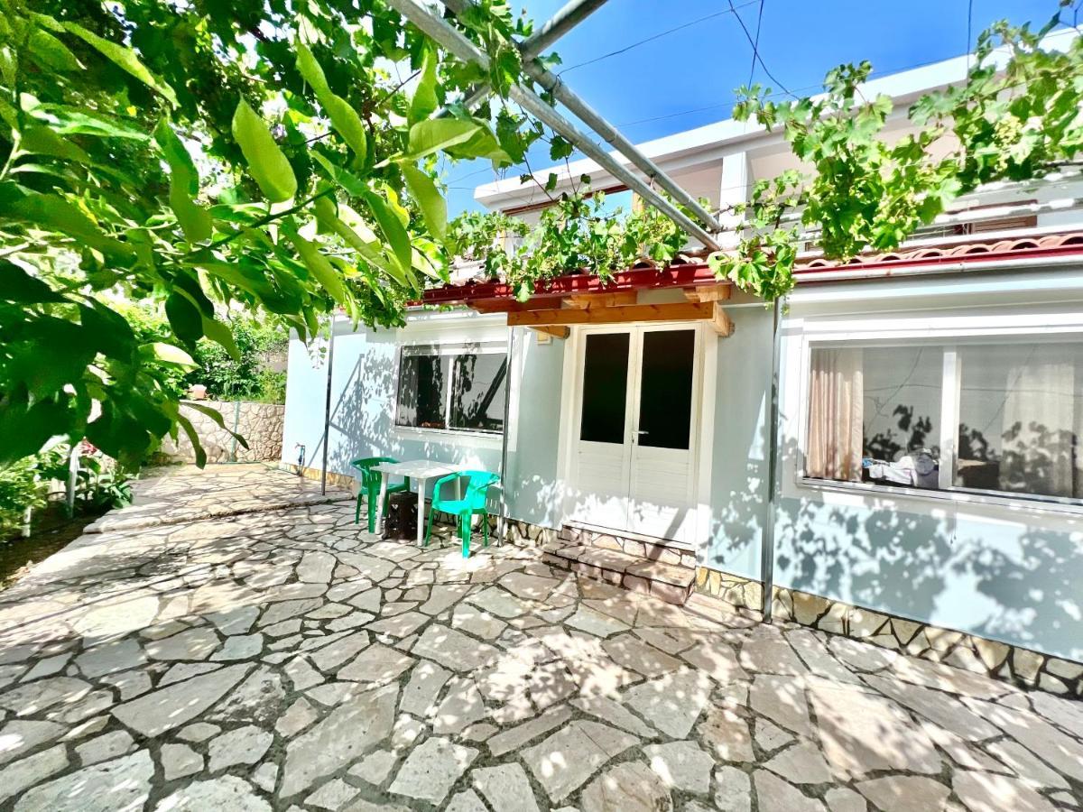 Coral Guesthouse Sarandë Exteriör bild