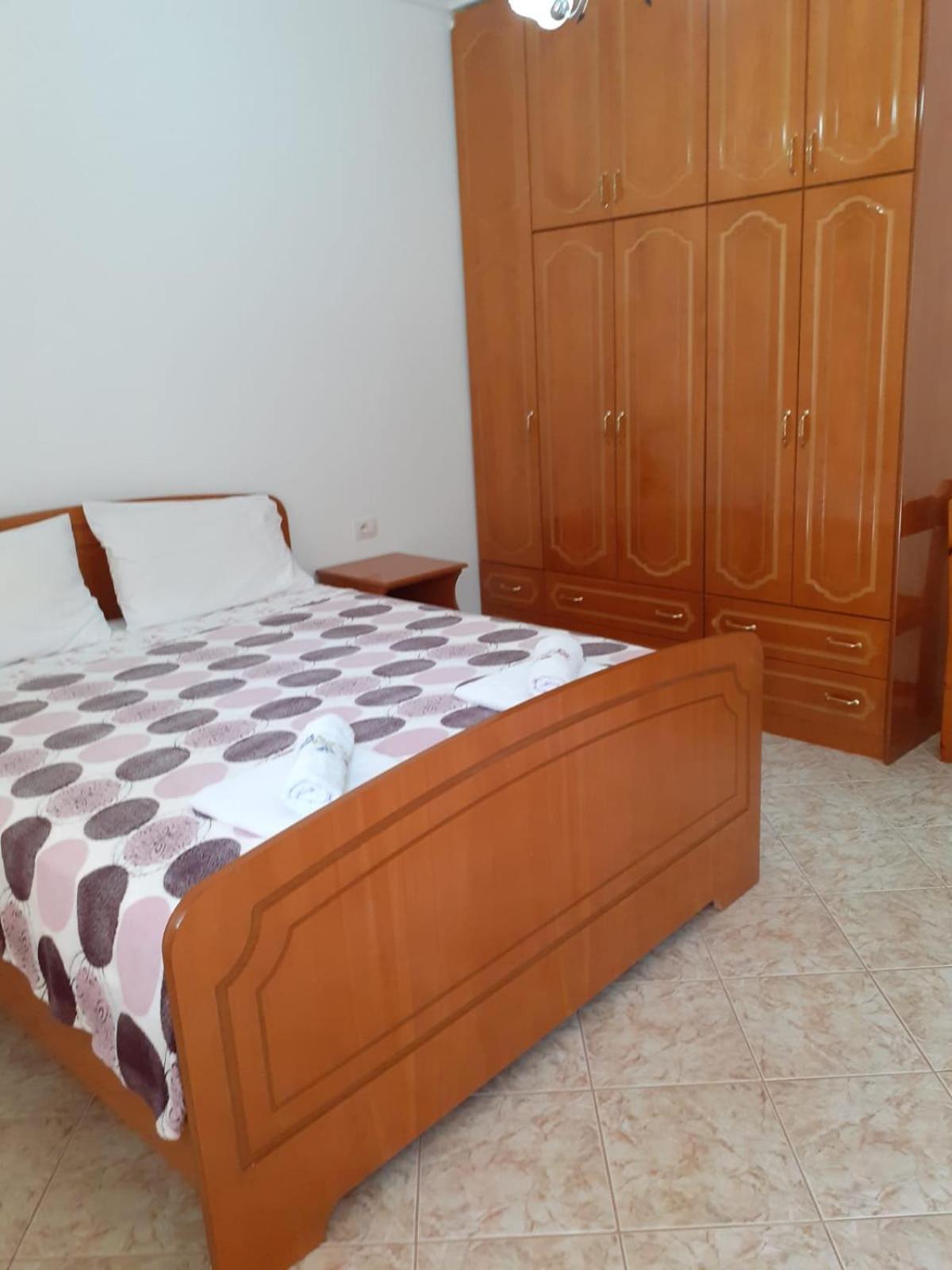 Coral Guesthouse Sarandë Exteriör bild