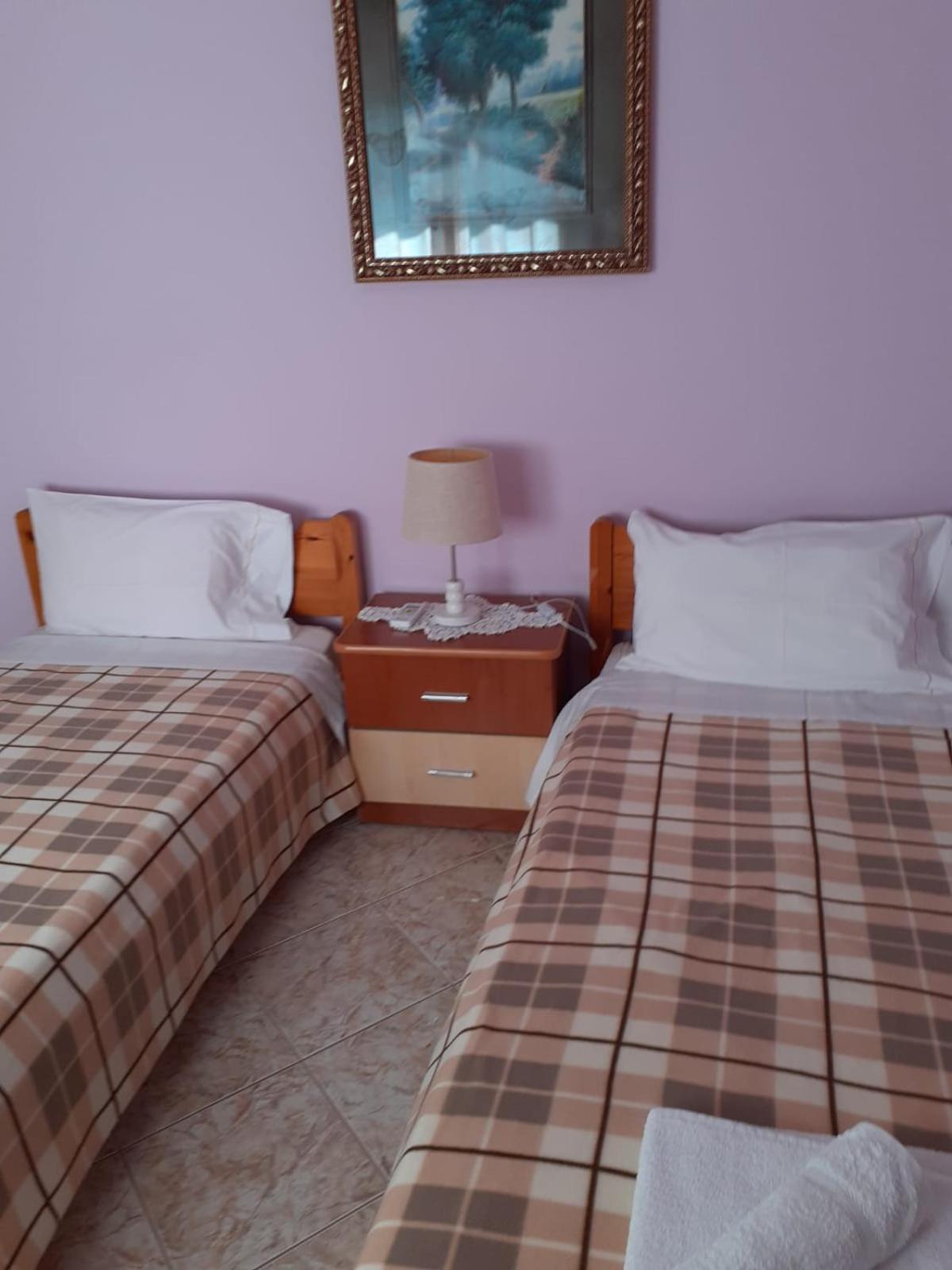 Coral Guesthouse Sarandë Exteriör bild
