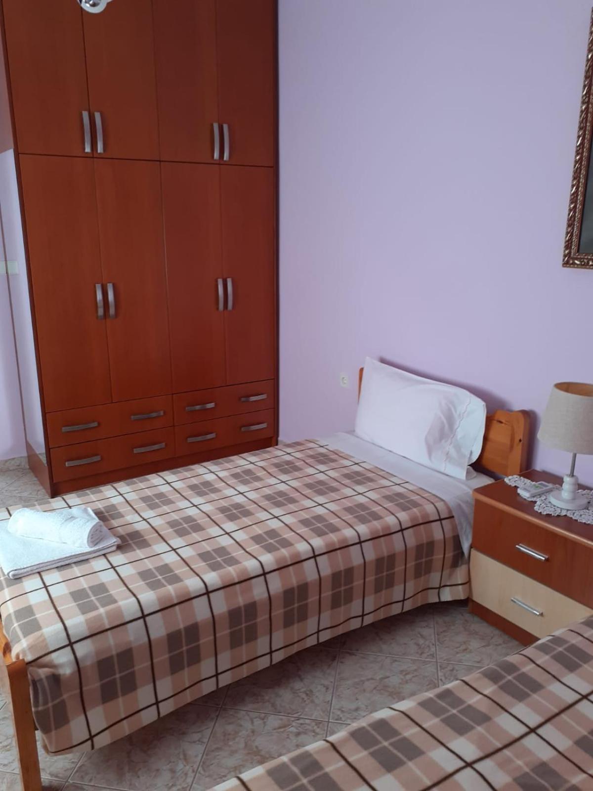 Coral Guesthouse Sarandë Exteriör bild