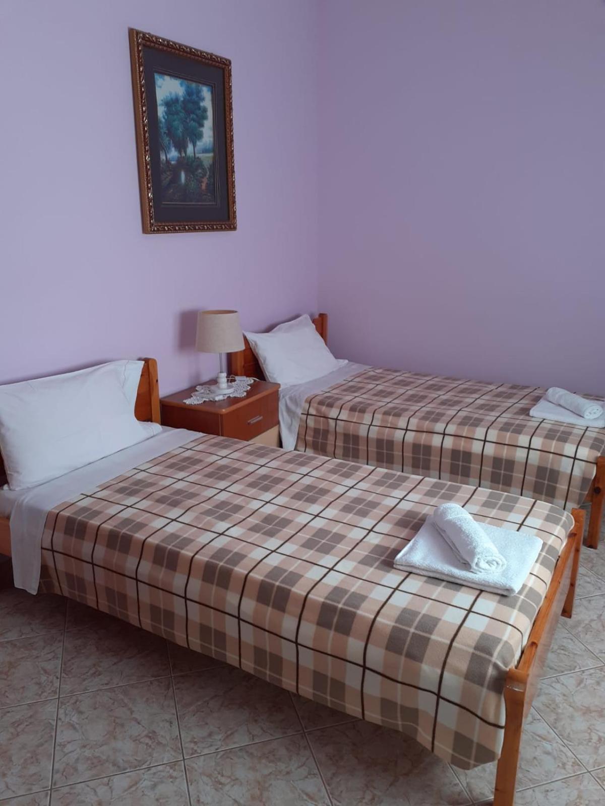 Coral Guesthouse Sarandë Exteriör bild