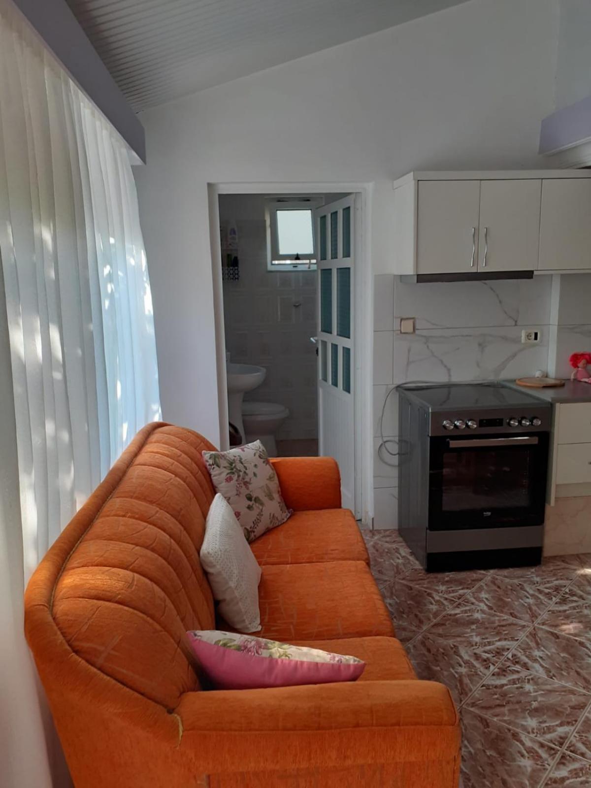 Coral Guesthouse Sarandë Exteriör bild
