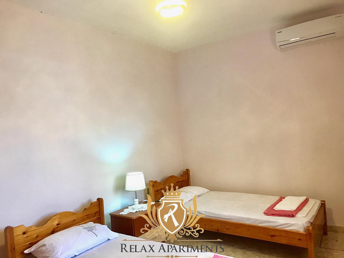Coral Guesthouse Sarandë Exteriör bild
